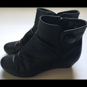 Spring step ankle boots